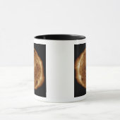 太陽の大気の暗い亀裂 マグカップ (中央)