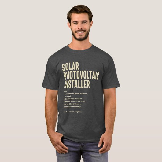 太陽の太陽光発電インストーラのギフトおもしろいジョブタイトル Tシャツ (正面フル)