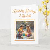 太陽の女の子とビーチの男の子のおもしろい カード (黄色い花)