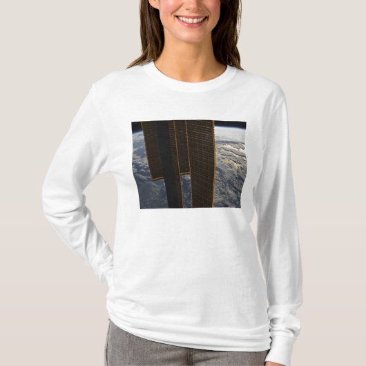 太陽の宇宙のパネ国際的ル Tシャツ (正面)
