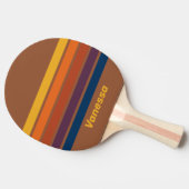太陽の焼きついた土の色が名前とともに横縞模様をなす卓球ラケット 卓球ラケット (横)