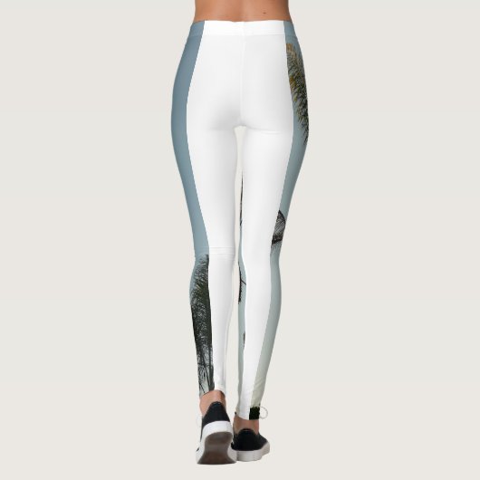 太陽の空と熱帯のヤシの木 レギンス (裏面)