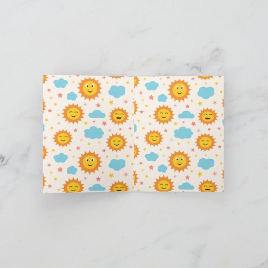 太陽の赤ん来坊のシャワーがほほ笑む 招待状 (内部)