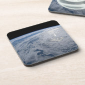 太陽の輝きは南太平洋の海に。 コースター (左側)