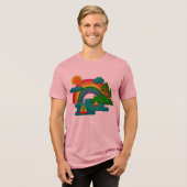 太陽の雲と虹の下のボートの旅行の風景 トライブレンドＴシャツ (正面全面)