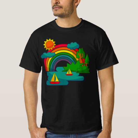 太陽の雲と虹の下のボートの旅行の風景 Tシャツ (正面)