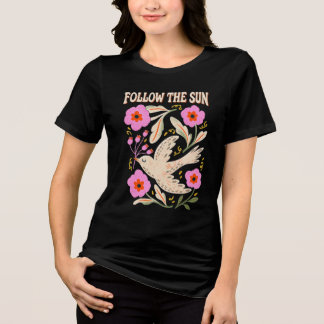 太陽の鳥と花のビンテージ風手描きデザイン トライブレンドTシャツ