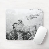 太陽の2頭の馬に手入れをするトリトン マウスパッド (マウス)