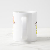 太陽を吸収 – 黄色の水着 ジャンボコーヒーマグカップ (裏面)