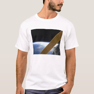 太陽光線を集めるためのアンテナのパネル Tシャツ