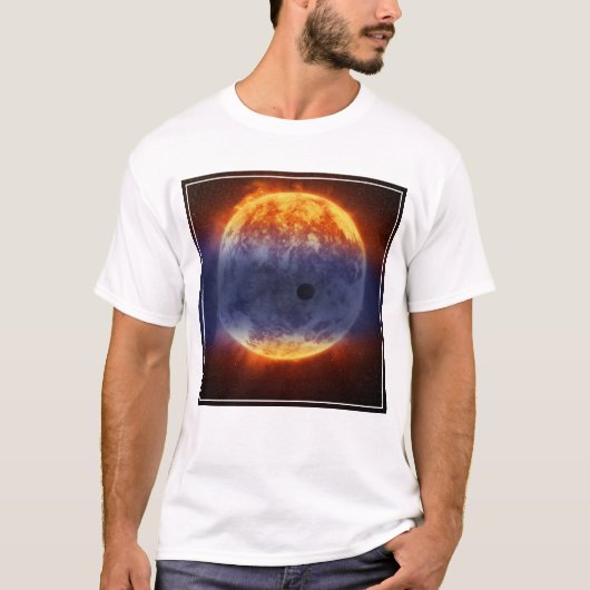 太陽系外惑星Gj 3470bの水素ガス雲 Tシャツ (正面)