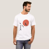 太陽飛んでいるのTシャツの上の鳥 Tシャツ (正面フル)