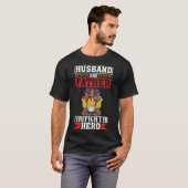 夫と父の消防士ヒーロー消防士ダ Tシャツ (正面フル)