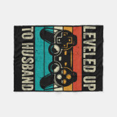 夫にレベルアップ - 新婚の新郎 - 結婚したばかり フリースブランケット (正面(横))