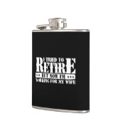 夫のおもしろい退職 – 今は妻のために働く フラスク (左)