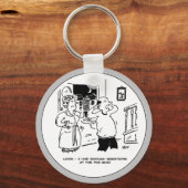 夫はパブクイズの後に質問したくない キーホルダー (正面)