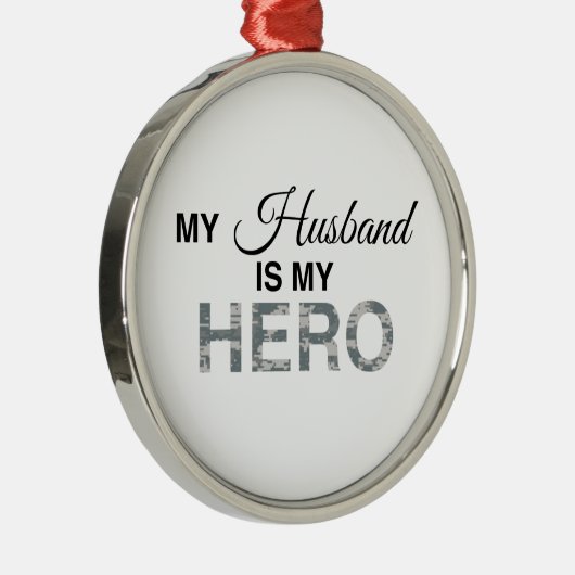 夫は私のヒーローのデジタルカモフラージュ メタルオーナメント (右)