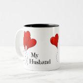 夫を愛する赤いハート風船の三色 ツートーンマグカップ (正面左)