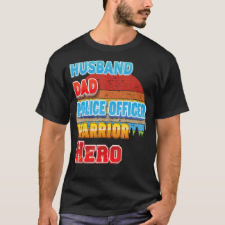 夫パパ警察官の戦士の英雄の父の日 Tシャツ