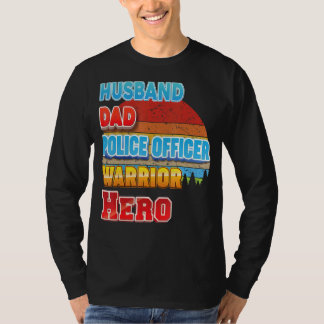 夫パパ警察官の戦士の英雄の父の日 Tシャツ