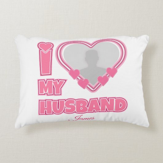 夫パーソナライズされたが大好き – 写真と名前の追加 アクセントクッション (正面)