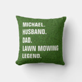 夫パーソナライズされたパパ芝刈り伝説 クッション (正面)