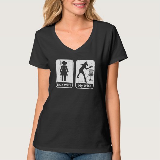夫フリおもしろいスビーディスク妻ディスクゴルフ恋人 Tシャツ (正面)