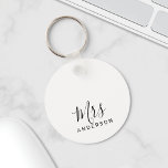 夫妻 |白黒スクリプモダント結婚の キーホルダー<br><div class="desc">「ミスターとミセス」白黒モダンの台本パーソナライズされたカップルのギフト新婚の結婚式のギフト、記念日のギフト結婚、バレンタインのギフトや大事な行事へのギフトとして最適。</div>