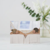 夫婦がマッサージを受ける ポストカード (スタンド正面)