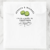 夫婦が一緒に漬け物を作パーソナライズされたる ラウンドシール (バッグ)