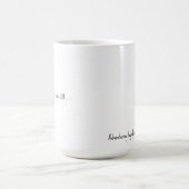 夫婦で一緒に冒険するかわいい動物 コーヒーマグカップ (中央)