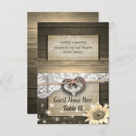 夫婦のハート型の装飾が付いたウェディングテーブルナンバー案内札 招待状 (正面/裏面)