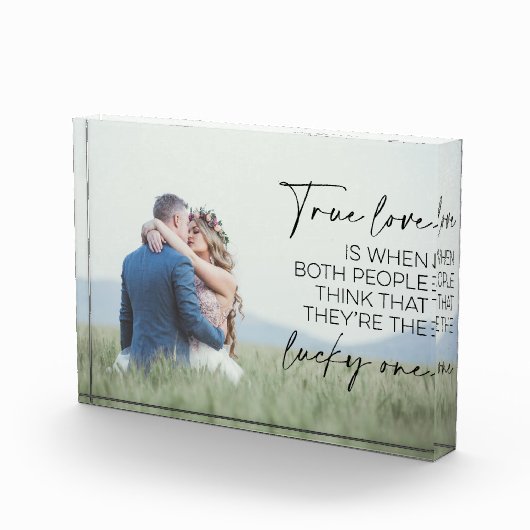 夫婦の贈り物の真の愛は、両方の人々考えである フォトブロック (右)