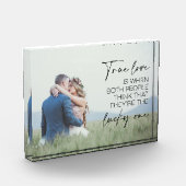 夫婦の贈り物の真の愛は、両方の人々考えである フォトブロック (左)