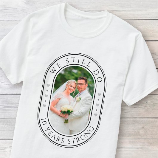 夫婦の10回目の結婚記念日のプレゼントに最適な写真入りTシャツ Tシャツ