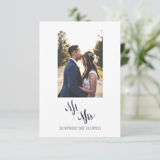 夫婦は結婚のお知らせをシンプルした 案内状 (スタンド正面)