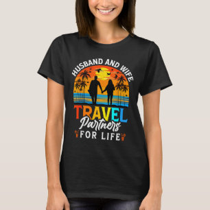 夫婦旅行パートナーの人生 Tシャツ