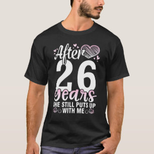 夫26年後に妻と結婚し、彼女はまだ私を置く Tシャツ