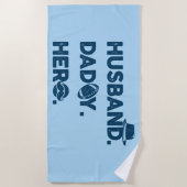 夫。パパ。英雄。レトロ図 ビーチタオル (正面)