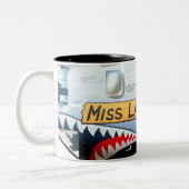 失敗のレースB-24の鼻の芸術(ヴィンテージの胴体) ツートーンマグカップ (左)