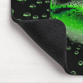 奇妙なエイリアンの球体が不気味な緑の光を放つ マウスパッド (コーナー)