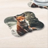 奇妙な大きな赤と白キツネが自然に座って ペーパーコースター (アングル)