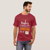 奇跡おもしろいの労働者ではない牧師の贈り物 Tシャツ (正面フル)