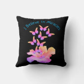 奇跡信じのハイビスカスフラワーチョウ クッション (裏面)