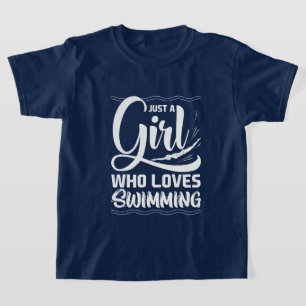 女おもしろいの子は水泳芸術だ Tシャツ