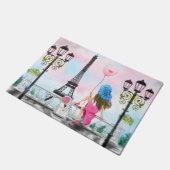 女かわいらしとピンクのハートバルーン – 私はパリが大好き ドアマット (アングル)