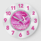 女かわいらしの子へのピンクと白の体操の贈り物 ラージ壁時計 (正面)