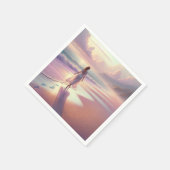 女かわいらしの離れビーチ上の足跡 スタンダードカクテルナプキン (角)