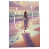 女かわいらし歩く誕生日ビーチ ミディアムペーパーバッグ (正面)