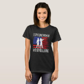 女が一人と銃が大好き Tシャツ (正面フル)